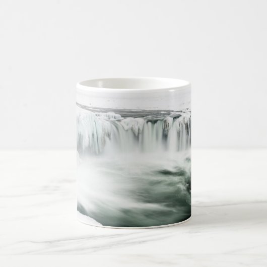 Godafoss Wasserfall, Winter, Island Kaffeetasse (Mittel)