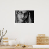 Goddess Smirking Poster in B&W (Küche)