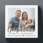 Godelterns Vielen Dank Godchild Baptisse Foto Squa Fotoplatte<br><div class="desc">Eine nachdenkliche Möglichkeit, den Pateneltern Ihres Babys zu danken, ist ihnen ein stilvolles Foto von ihrem Patenkind zu schenken, das sie als Sake gerettet haben. Alle Bilder und Formulierungen sind einfach zu personalisieren, einschließlich Zitat, in dem es steht: "Die Eltern sind ein Segen, danke, dass du meins bist." (IMAGE PLACEMENT...</div>