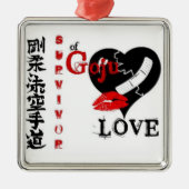 Goju Liebe Ornament Aus Metall (Vorne)