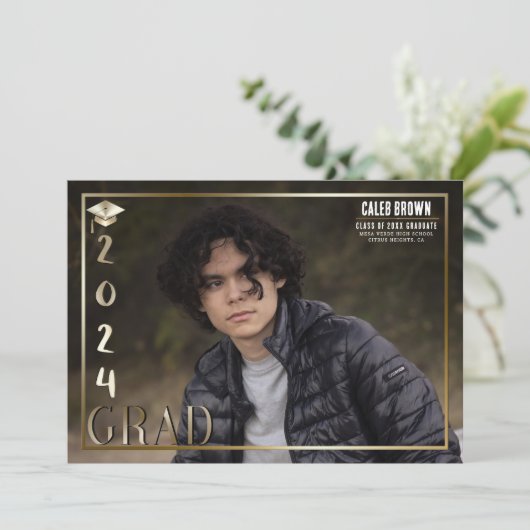 Gold 2024 Grad Abschluss Foto Ankündigung (Stehend Vorderseite)