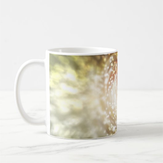 gold abstract blur background, with defocused boke kaffeetasse (Links)