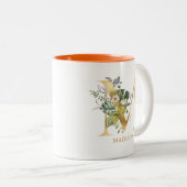 Gold Alphabet M Monogram | Blätter Zweifarbige Tasse (VorderseiteRechts)