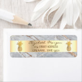 Gold Ananas, graue Marmorplatte (Insitu)