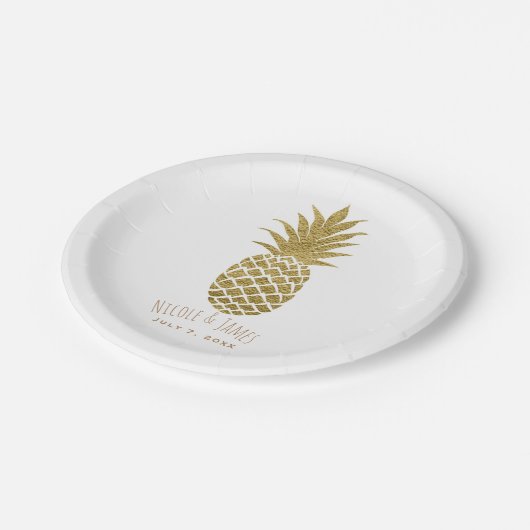 Gold Ananas Weiß Modernes Chic Tropisches Party Pappteller (Schrägansicht)