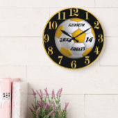 Gold and black soccer clock with Player Name Große Wanduhr