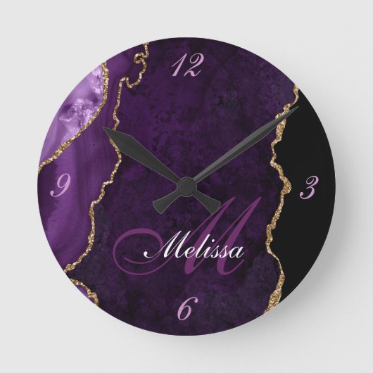 gold and purple agate monogram trendy round clock runde wanduhr (Vorderseite)