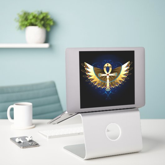 Gold Ankh mit Wings Aufkleber (Laptop auf Schreibtisch)