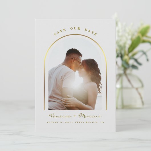 Gold Arched Frame Wedding Foto Save the Date (Stehend Vorderseite)