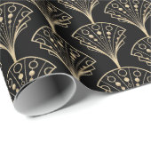 Gold Art Deco Fans auf schwarzem Hintergrund Geschenkpapier (Rolleneckpunkt)