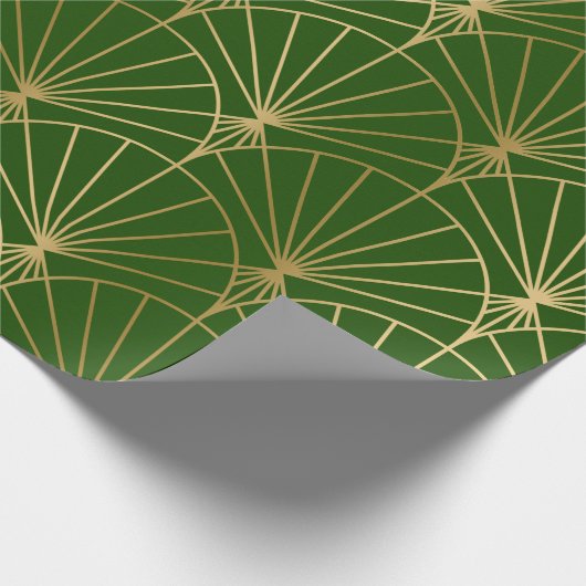 Gold art-deco pattern on green wrapping paper geschenkpapier (Ecke)
