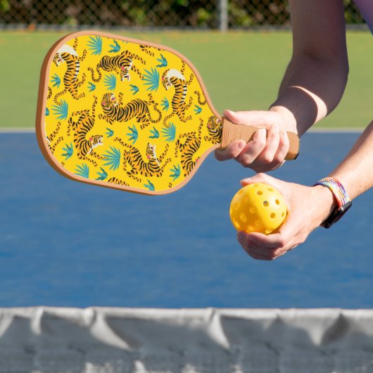 Gold Asian Tiger Pattern Pickleball Schläger (InSitu)