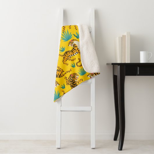 Gold Asian Tiger Pattern Sherpadecke (Beispiel)