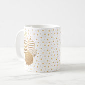 Gold baubles and stars on a white background kaffeetasse (Vorderseite Links)