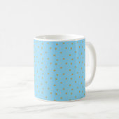 Gold baubles and stars on an ice blue background kaffeetasse (VorderseiteRechts)