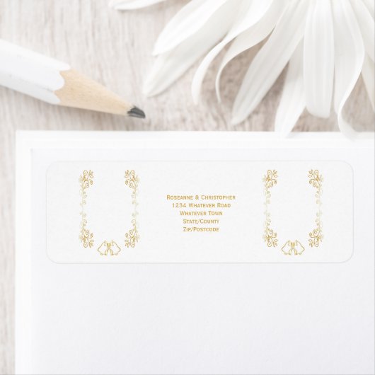 Gold Bell Scrollwork Design Wedding Rücksendeadres (Insitu)