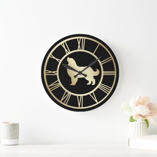 Gold Bernese Mountain Dog Roman Numeral Große Wanduhr (Zuhause)