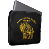 Gold Bison im Astronauten Anzug Erkundung des Welt Laptopschutzhülle (Vorne Rechts)