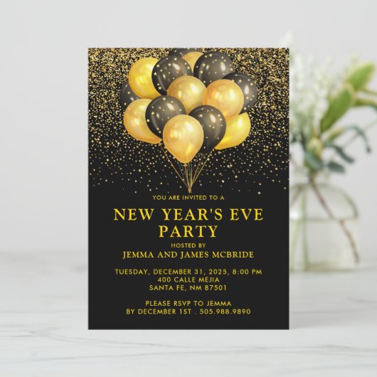 Gold Black Balloons Glitzer Silvester Party Einladung (Stehend Vorderseite)