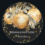 Gold Black Christmas Wedding Siegel Runder Aufkleber<br><div class="desc">Umfassen Sie Siegel Aufkleber als Hochzeitsempfang oder zum Probe-Dinner oder Brautparty,  mit dem Gold Black Christmas Einladung Thema.</div>
