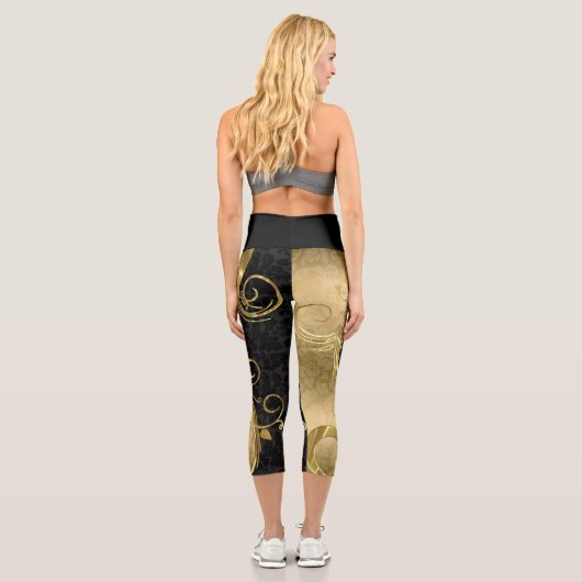 Gold & Black Damask Capri Leggings (Rückseite)