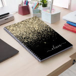 Gold Black Glitzer Script Monogram Girlaname Notizblock<br><div class="desc">Black and Gold Sparkle Glitzer Script Monogram Name Spiral Notebook Planner. Das macht den perfekten 16 Geburtstag,  Hochzeit,  Brautparty,  Jubiläum,  Babydusche oder Junggeselinnen-Abschied Geschenk für jemanden,  der Lieben glamourösen Luxus und schicke Stile.</div>