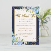 Gold Blue Floral Sparkle Vow Renewable Jubiläum Einladung (Stehend Vorderseite)