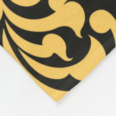 Gold blumengeschmückte Kunstmuster auf schwarz, th Fleecedecke (Ecke)