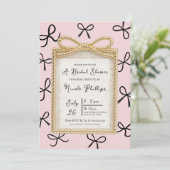 Gold Bow Frame & Little Black Bows Brautparty Einladung (Stehend Vorderseite)