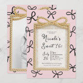 Gold Bow Frame Little Black Bows Sweet 16 Foto Einladung (Vorne/Hinten)