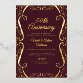 Gold Burgundy Swirl 50. Hochzeitstag Folieneinladung (Vorderseite)
