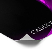 GOLD CADUCEUS UND 7 SCHWANKER IN ROSE LILA FRAKTAL POSTER (Ecke)