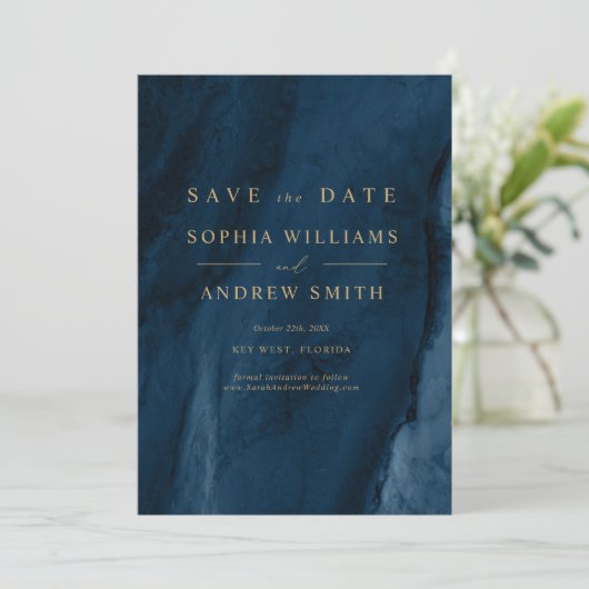 Gold Calligraphy & Navy Blue Save the Date Einladung (Stehend Vorderseite)