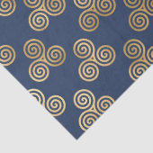 Gold Celtic Triskele Spiralen auf Navy Blue Seidenpapier (Detail)