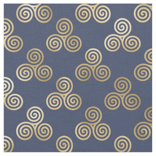 Gold Celtic Triskele Spiralen auf Navy Blue Stoff (Nahaufnahme)