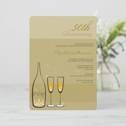 Gold Champagne Cheers 50. Hochzeitstag Einladung (Stehend Vorderseite)