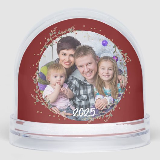 Gold Circle & Warm Red Family Photo Christmas Card Schneekugeln (Vorderseite)