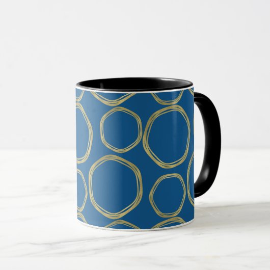 Gold Circles & Bright Blue Modern Tasse (VorderseiteRechts)