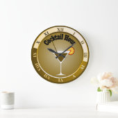 Gold Cocktail Hour Bar Clock Große Wanduhr (Zuhause)
