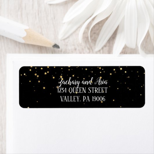 Gold Confetti auf Black Wedding Address Labels (Insitu)