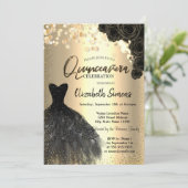 Gold Confetti Dots, Black Dress Rose Quinceañera Einladung (Stehend Vorderseite)