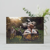 Gold Confetti Frohe Weihnachts-Foto Folieneinladung (Stehend vorne)