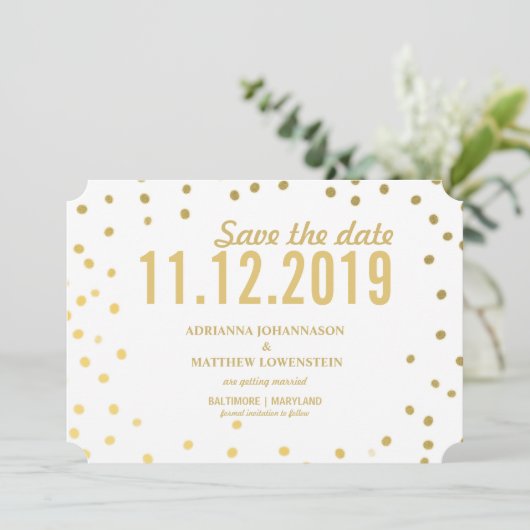 Gold Confetti Modern Einladung (Stehend Vorderseite)