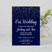 Gold Confetti|Navy Unsere Hochzeit Folieneinladung (Stehend vorne)