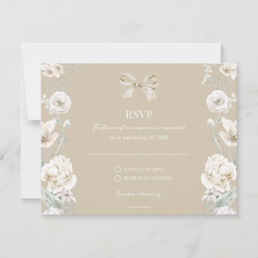 Gold Coquette Bow Floral Wedding RSVP Karte (Vorderseite)