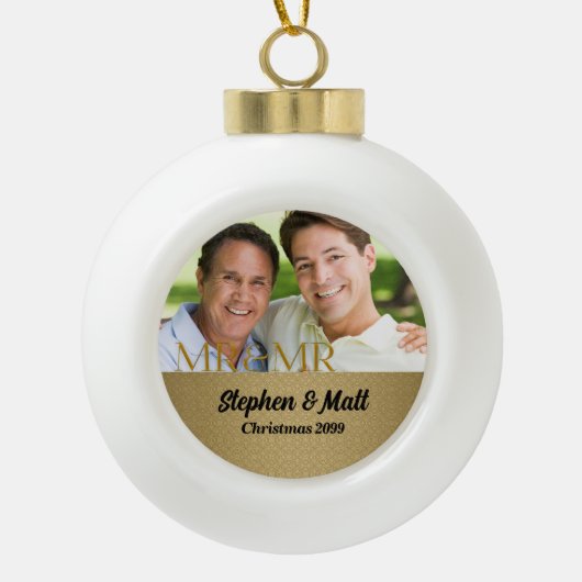 Gold Damask Mr & Mr. Gay Christmas Foto Keramik Kugel-Ornament (Vorderseite)