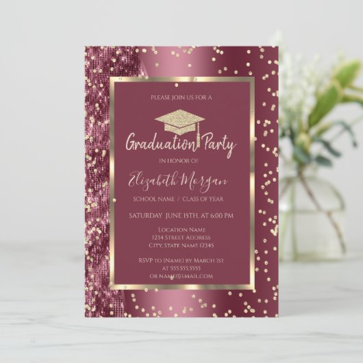 Gold Diamonds Burgundy Glitzer Graduation Cap Einladung (Stehend Vorderseite)