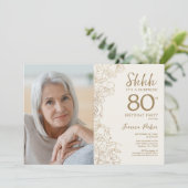 Gold Elegantes Überraschungs-Foto 80. Geburtstag Einladung (Stehend Vorderseite)