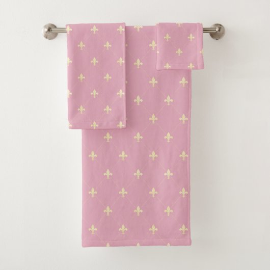 Gold Fleur-de-Lis Pink Badhandtuch Set (Insitu)