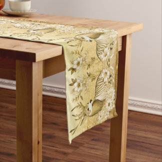 Gold Floral Rentier Tischläufer